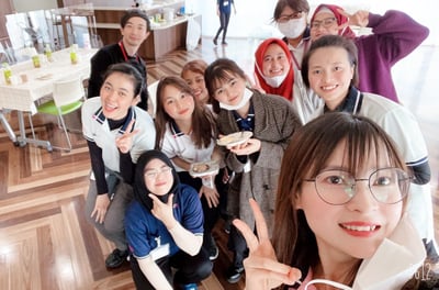 友朋会様で働く外国人職員の方々